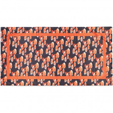 Kiss Print Towel in Navy Blue and Red Kiss Print Towel in Navy Blue and Red